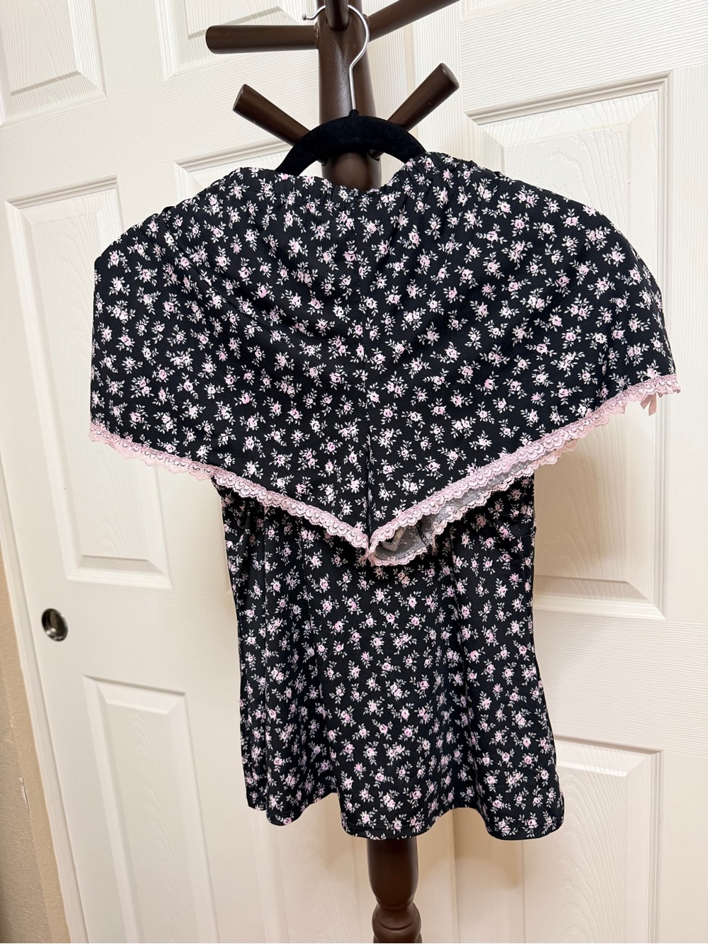 Laura Ashley Black Sleep Set with Pink Floral Print and Pink Lace - Picture 9 of 9